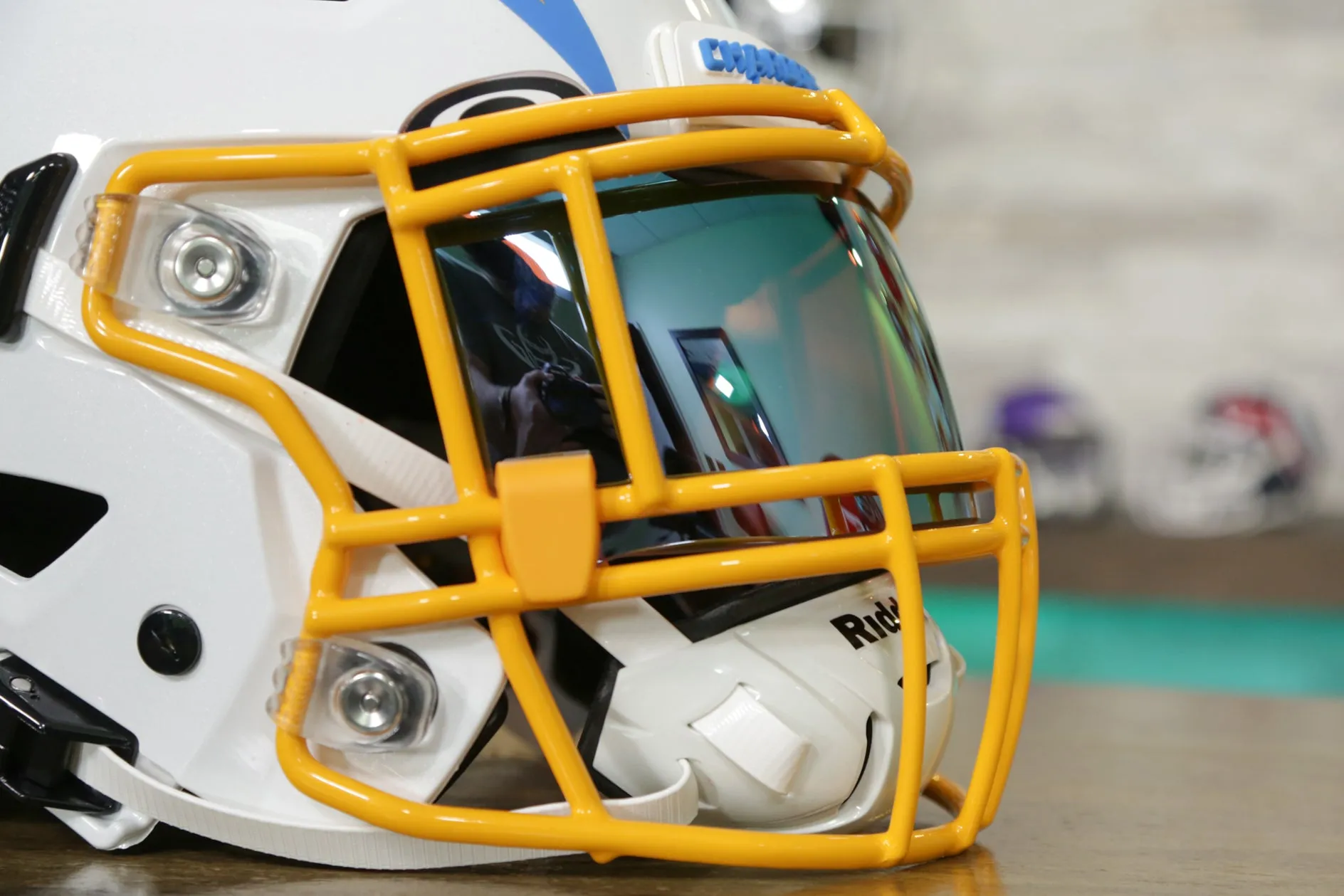 Los Angeles Chargers Riddell SpeedFlex Helmet - GG Edition 00364