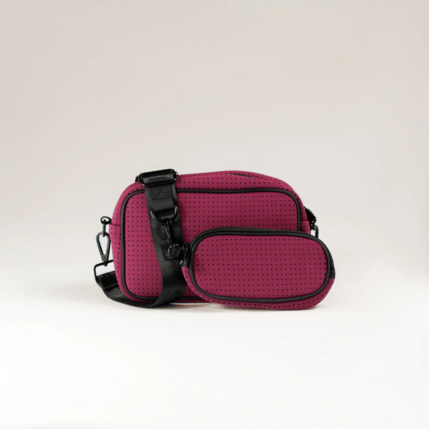 POUCH   CAMERA BAG - BERRY