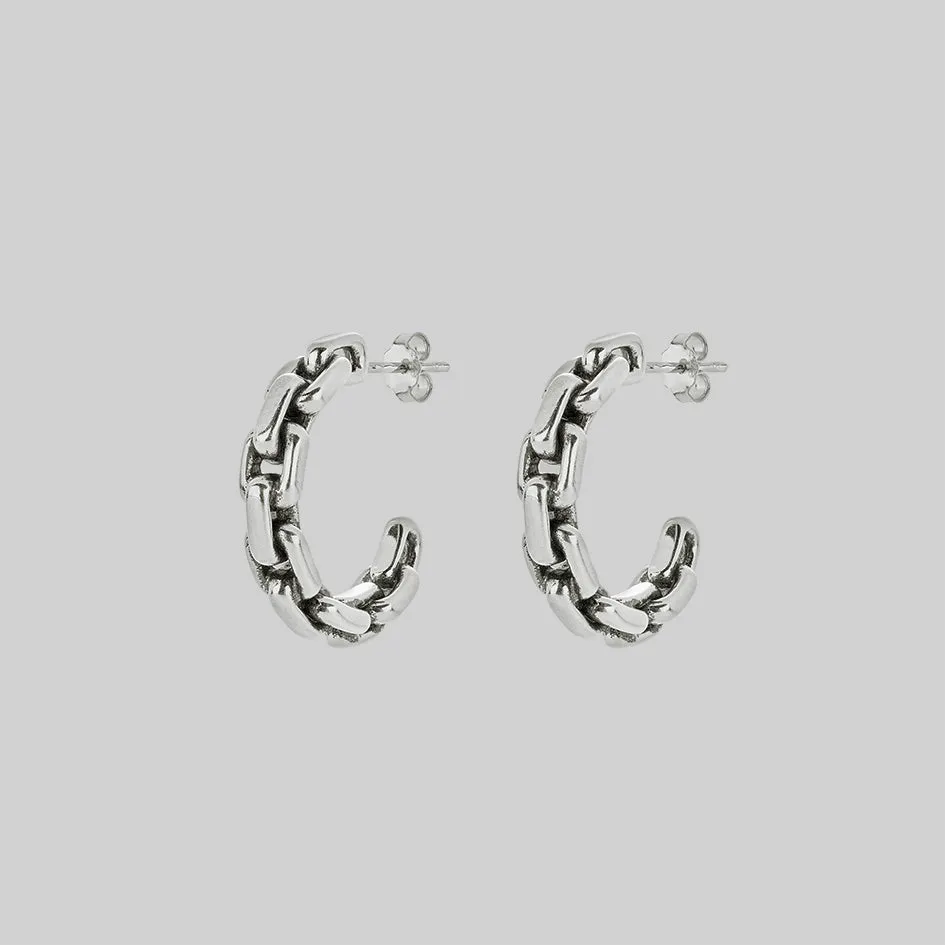 RESOLUTE. Chunky Chain Hoop Earrings - Silver